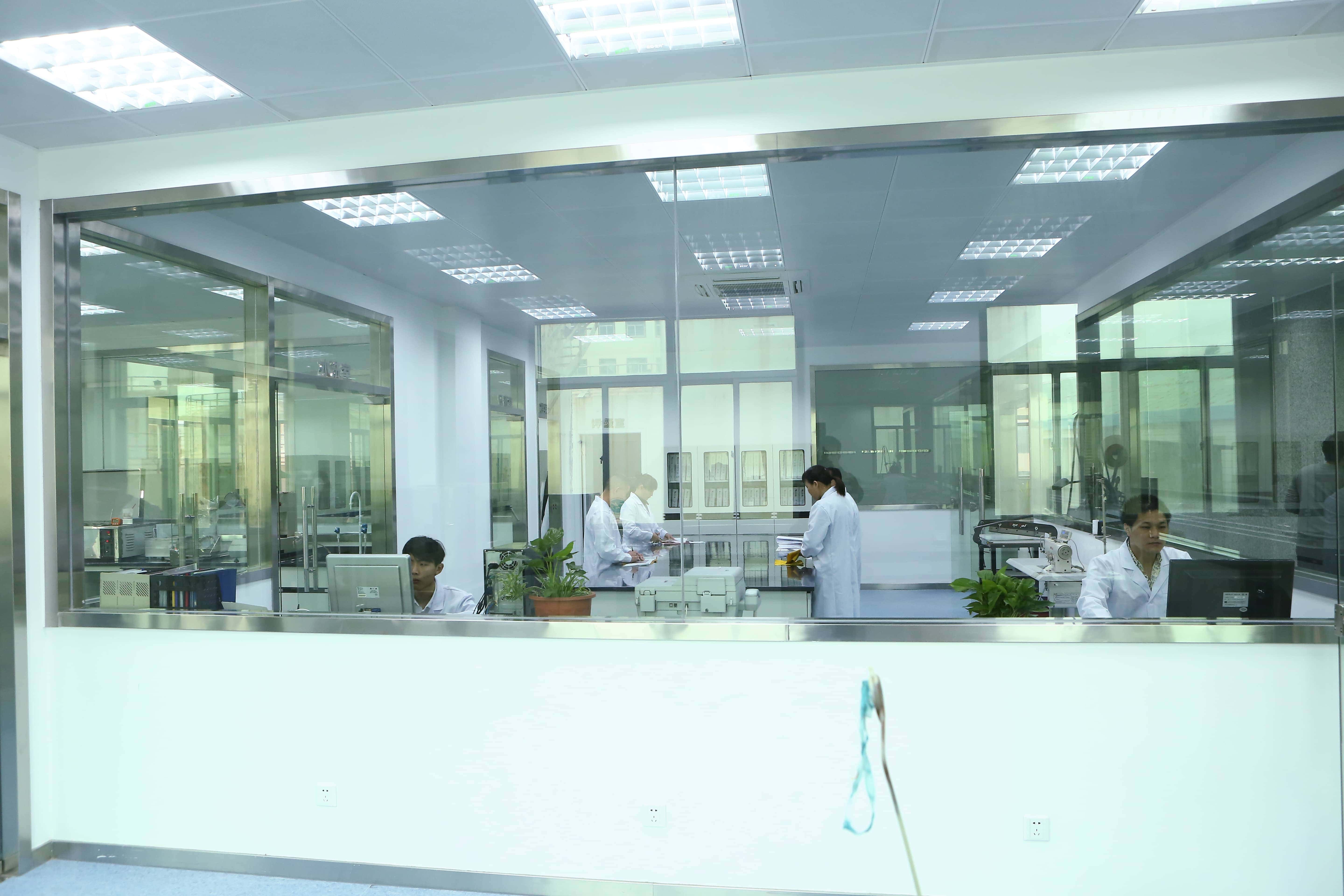 實(shí)驗(yàn)車(chē)間